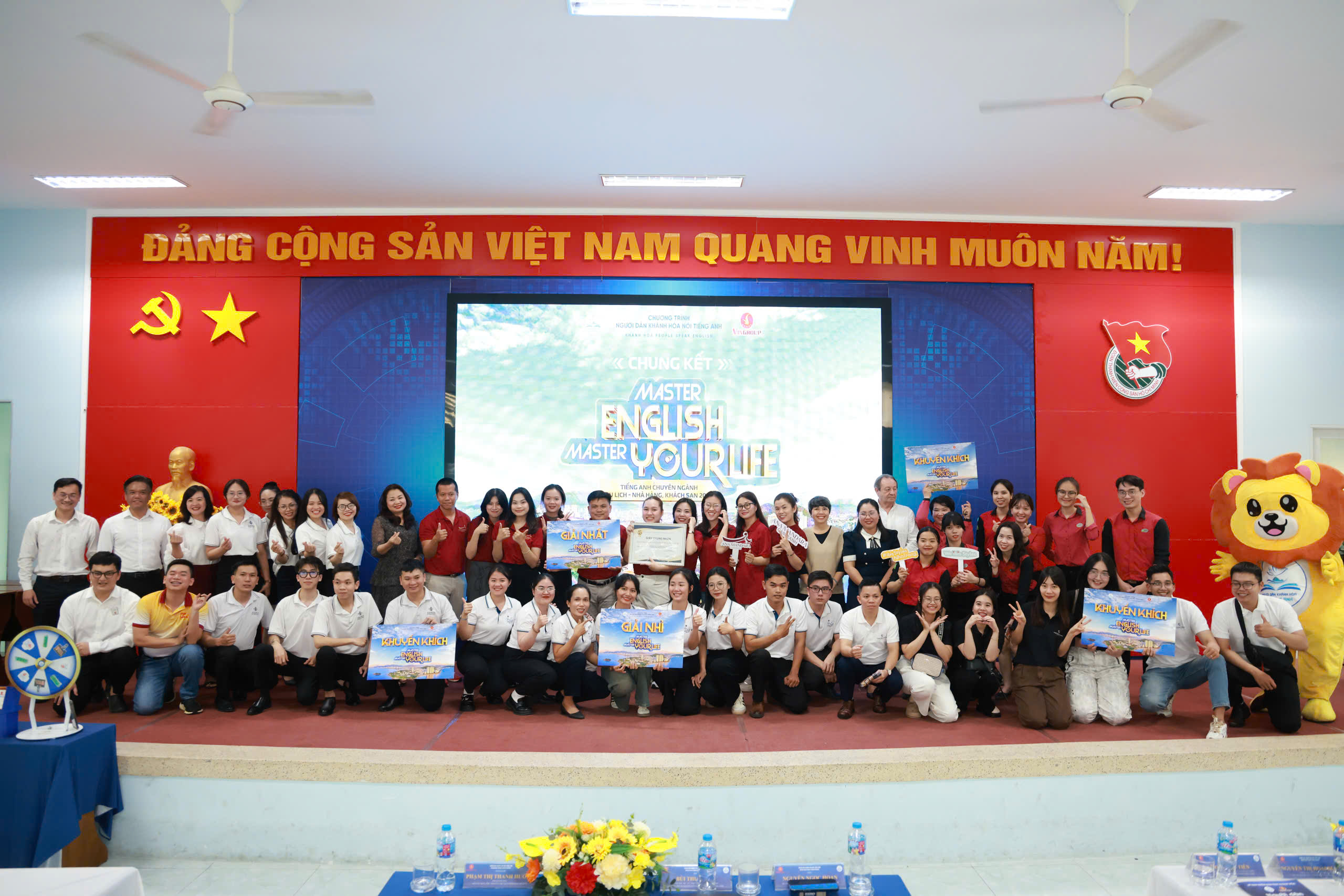 Chung kết bảng A cuộc thi “Master English – Master Your Life”: Đội thi Ana Mandara Cam Ranh đạt giải nhất