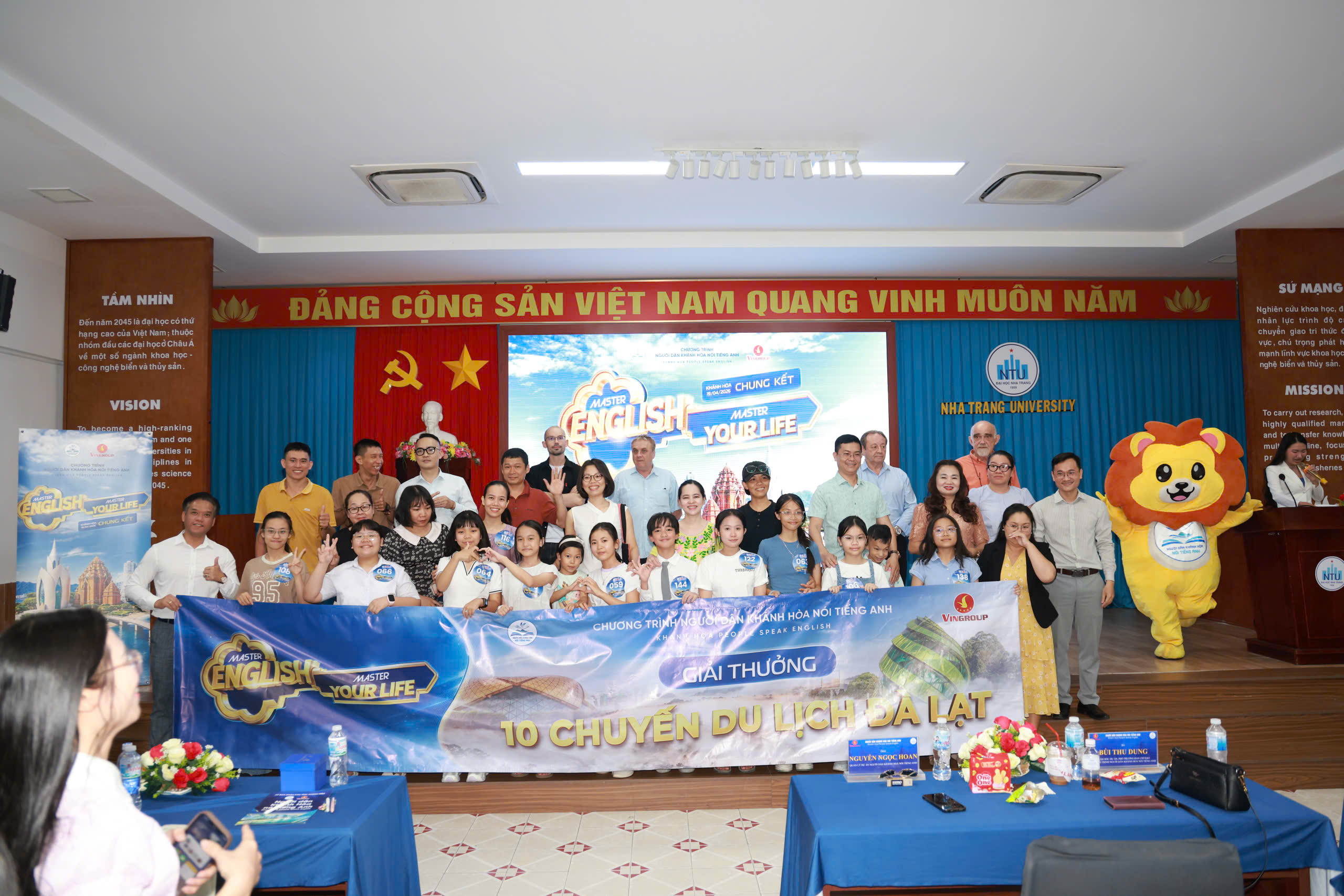 Chương trình người dân Khánh Hòa nói tiếng Anh: Sôi động vòng chung kết cuộc thi “Master English – Master your life”