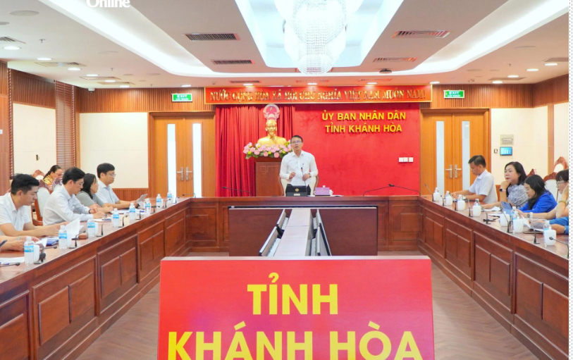 Cần xúc tiến việc thành lập các câu lạc bộ tiếng Anh